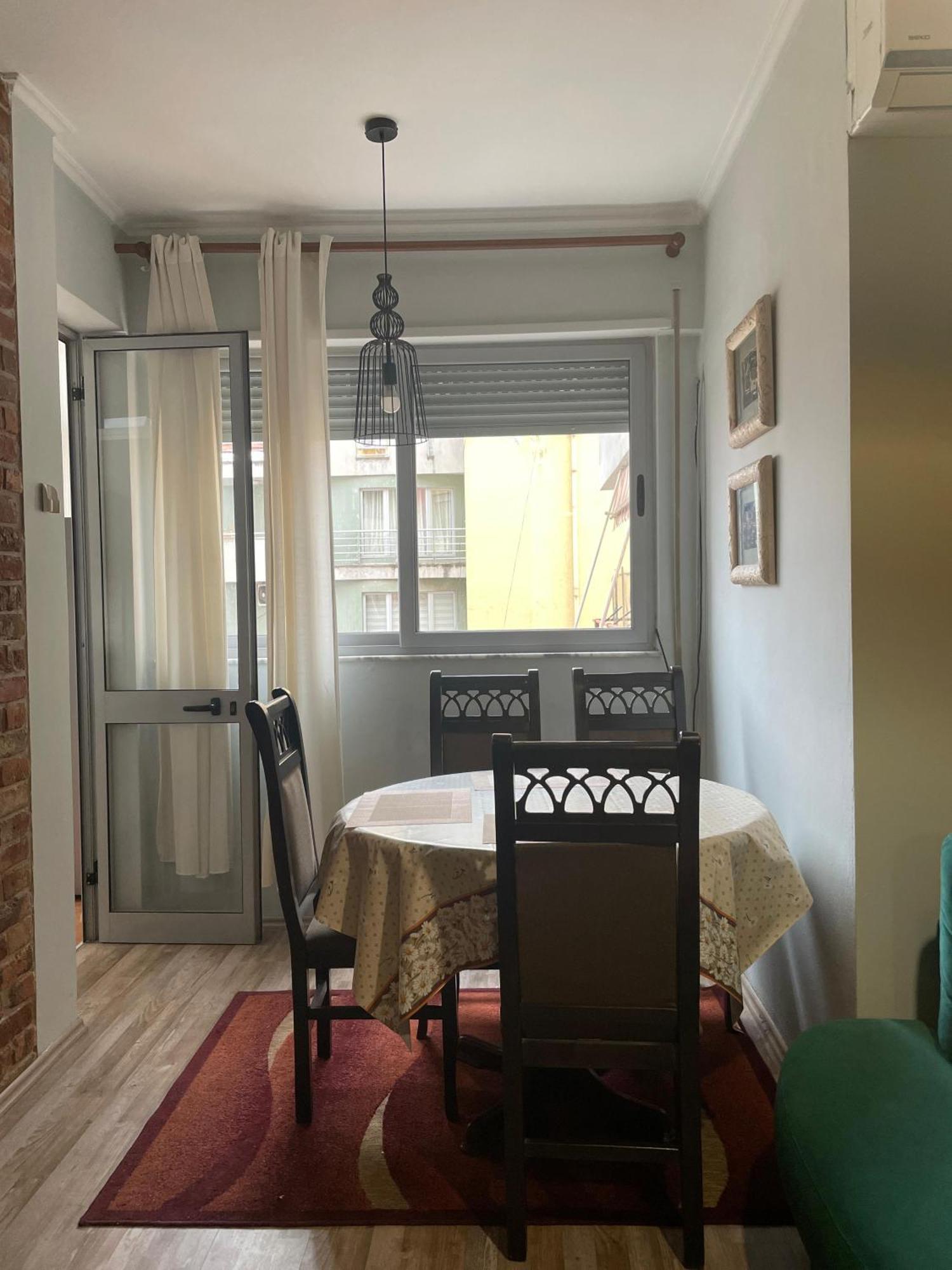 Bricks Apartment Near Pazari I Ri Tirana Esterno foto
